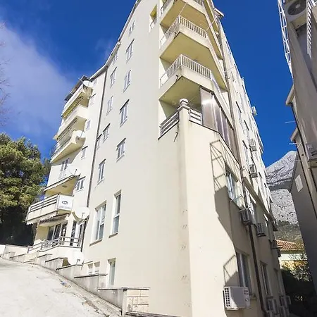 Jelas Apartman *